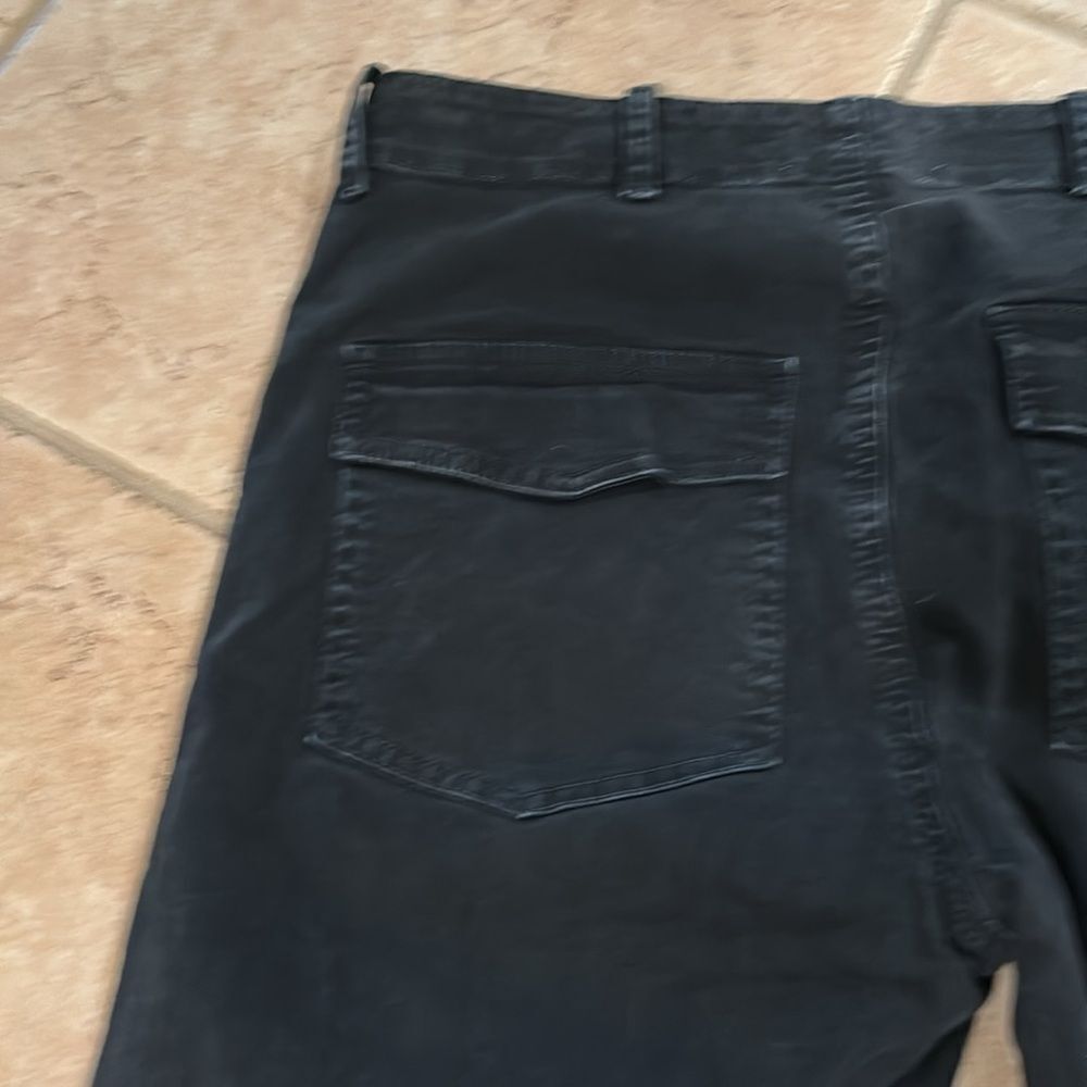 Nili Lotan woman's black cargo pants cuffed at the bottom - Picture 10 of 14